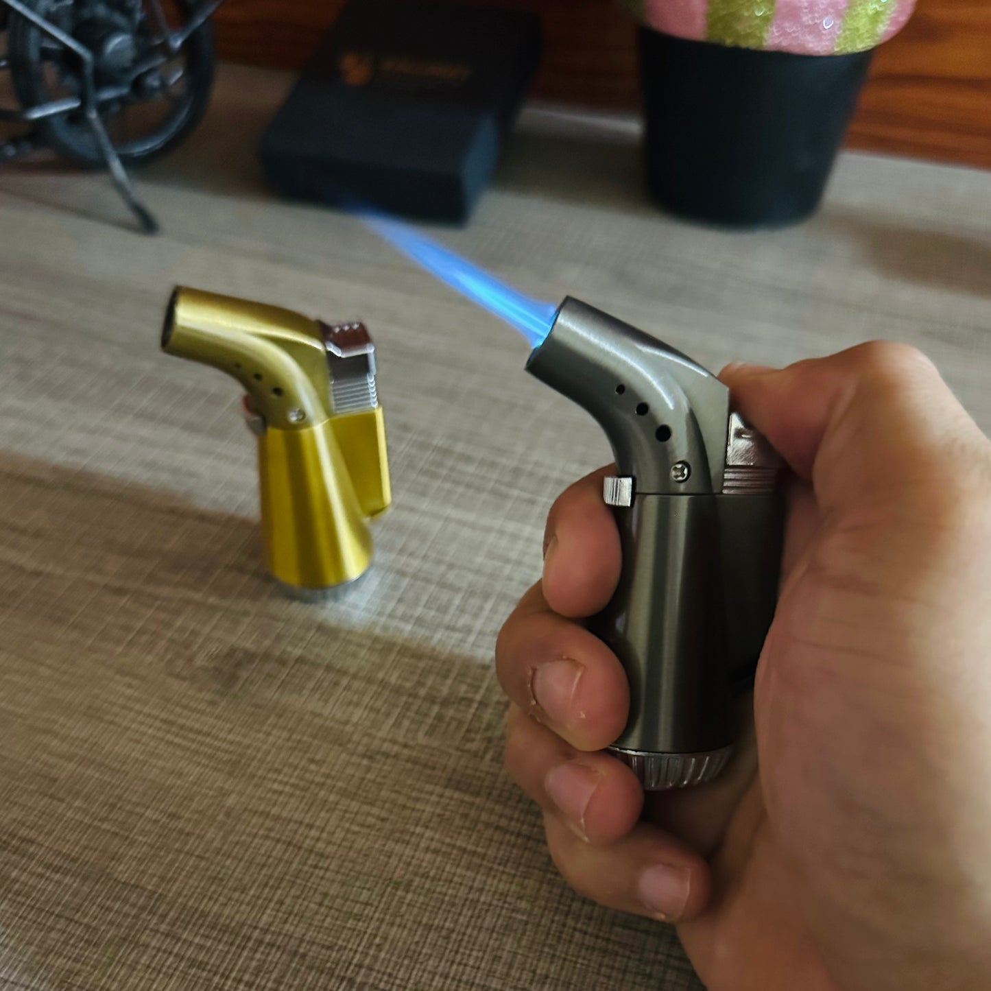 Teapot-shaped Elbow Butane Lighter