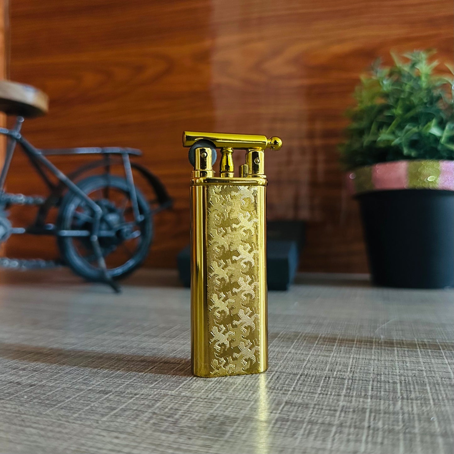 Vintage-style Gas lighter